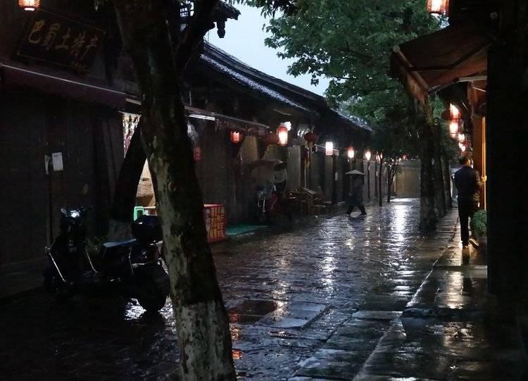 儿子回应59岁父亲玩游戏走红，爱上打游戏还成了野王